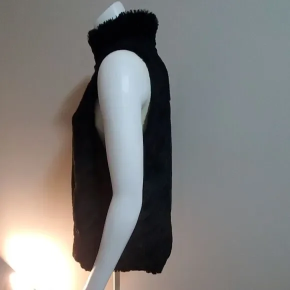 Betsey Johnson Black Faux Fur Sequined Vest (M) - Picture 4 of 6